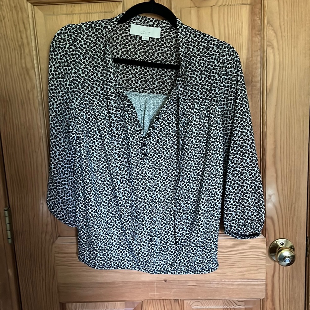 Loft xs leaf print blouse